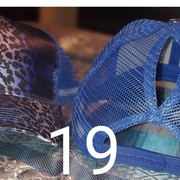 🍬 Blue Shiny Cheetah Print Ponytail Hat - Picture 1 of 1